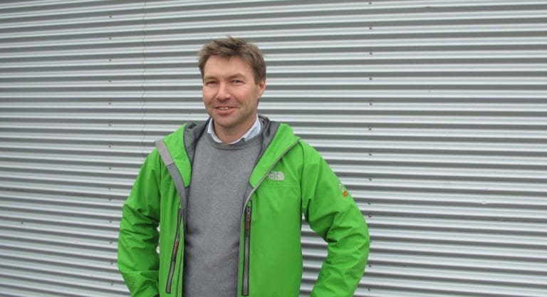 Landet kontrakter på over 100 mill