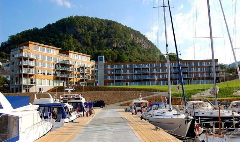 Drar med seg hotellet