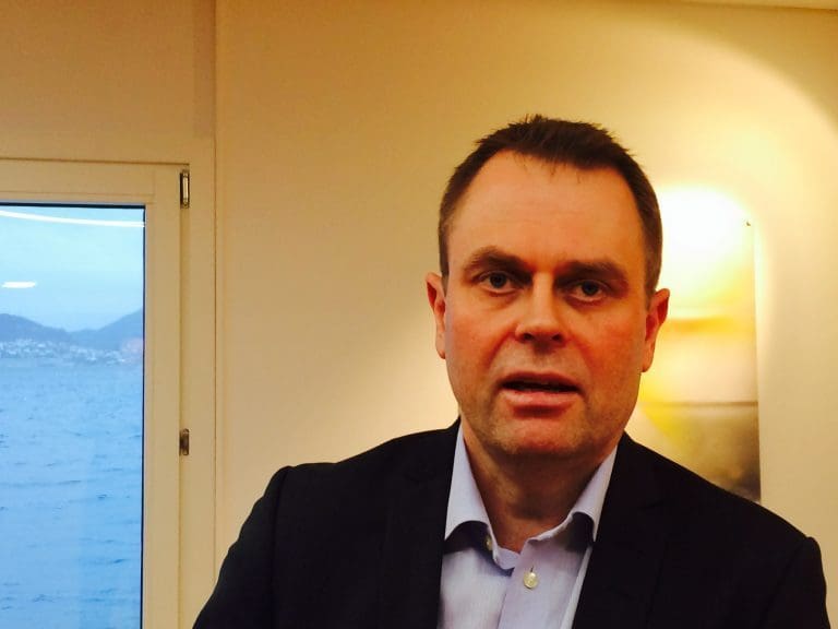 Slår tilbake mot kritikerne