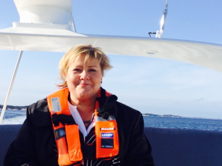 Erna tar med seg Portugals president til Austevoll