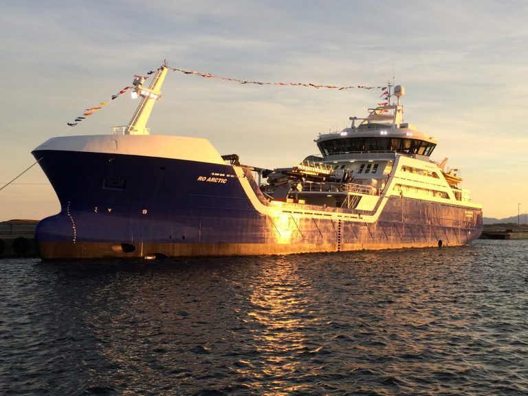 &laquo;Ro Arctic&raquo; dekker opp for tre brønnbåter