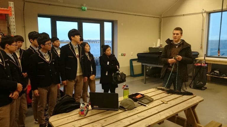 Fra Sør-Korea til Frøya for å lære om tare