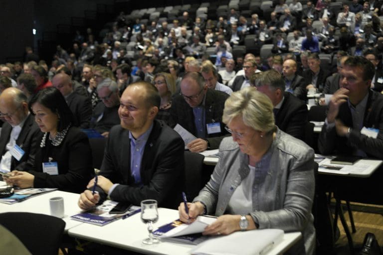 Tilbyr fem prosent oppdrettsvekst i 2015, mot strenge miljøkrav