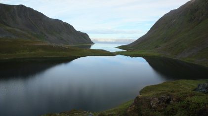 Ut-mot-havet.-finnmark.-foto.-Rolf-Erik-Poppe