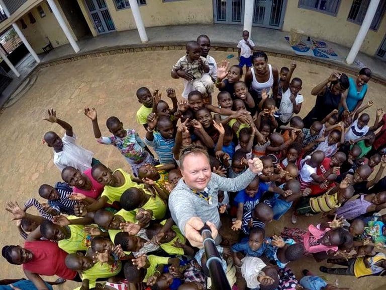 Sekkingstad sponser skoleprosjekt i Uganda