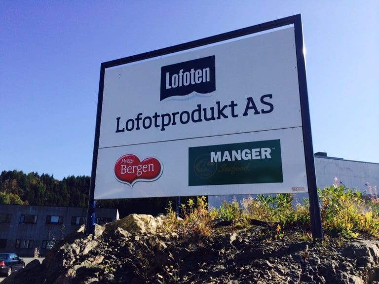 Billigere å produsere røykelaks i andre land for så å sende den tilbake til Norge