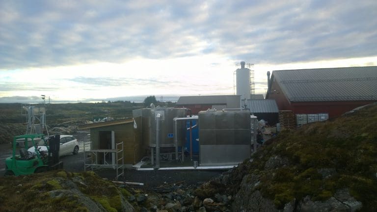 Smøla produserer 300.000 kWh per år med biogass fra fiskeslam
