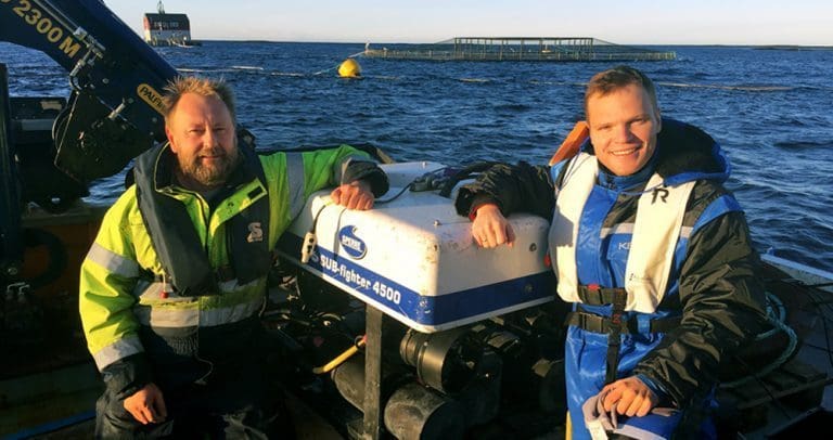 Sender trådløse signaler under vann