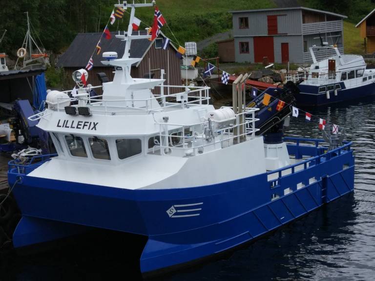Ny arbeidskatamaran fra Sletta Verft