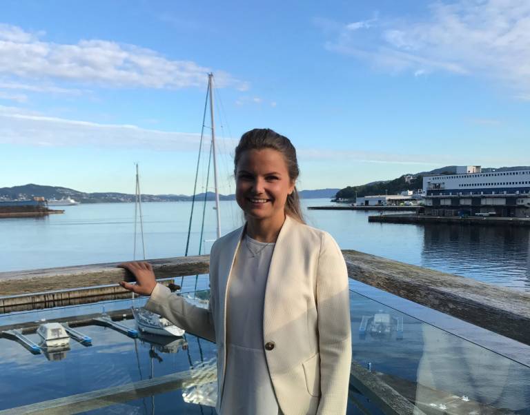 Går fra Accenture til Deloitte
