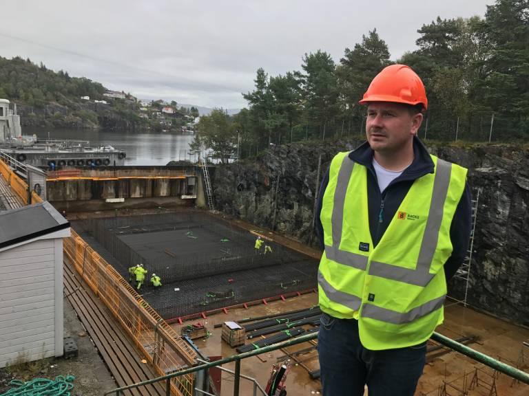 Milliardentreprenør trapper opp produksjonen av betongflåter