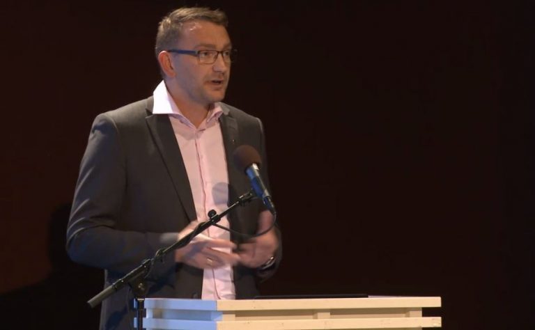 – Bilder av laks med lus eller pd får ikke folk til å springe i butikkene å handle fisk
