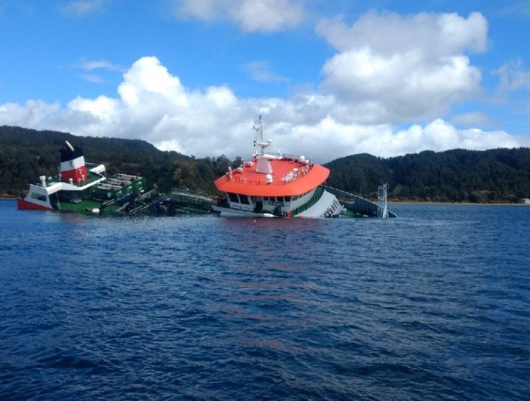Brønnbåt med over 200 tonn laks sank i Chile