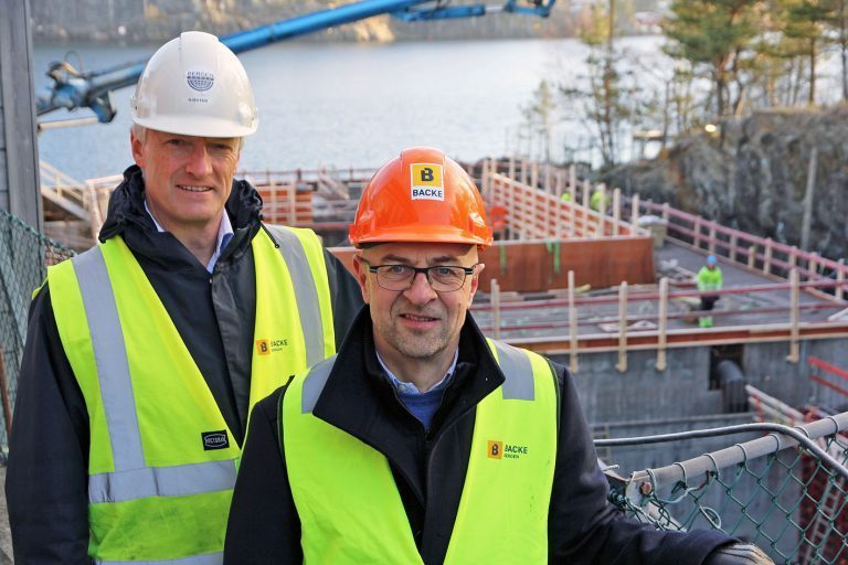 Bergen Group kjøper integrert fôrflåteproduksjon og tørrdokk-kapasitet fra Backe Bergen