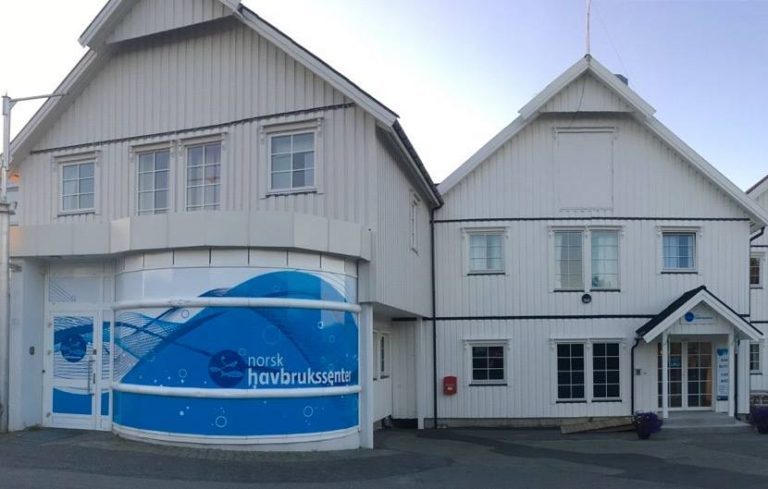 Familieselskap kjøper seg opp i Norsk Havbrukssenter. Brønnøy kommune selger aksjer for 16 mill