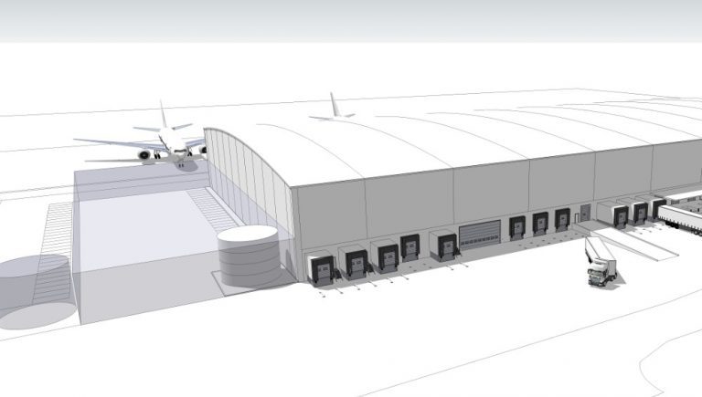 – Klimabombe, sier Framtiden i våre hender om verdens største sjømatterminal. – Skal en bære laksen ut? spør Sandberg