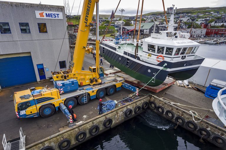 Marine Harvests nyeste katamaran sjøsatt på Færøyene