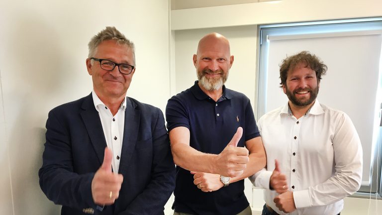 Norsk duo vil produsere laks i Dubais ørken