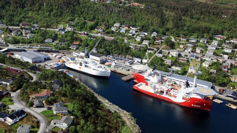 Verftskjempen Vard tas av børs