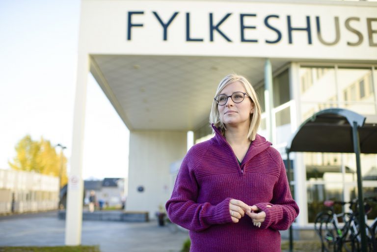 – Det er vi i fylkeskommunen som gir konsesjoner i de aktuelle områdene som er åpnet, det kan ikke kommunen stoppe