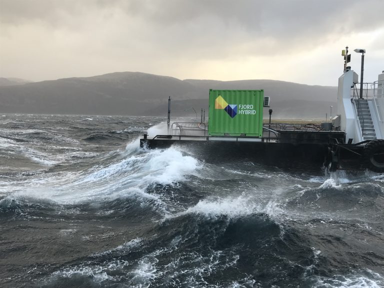 Grieg Seafood Finnmark velger helautomatisert hybridløsning til fôrflåter