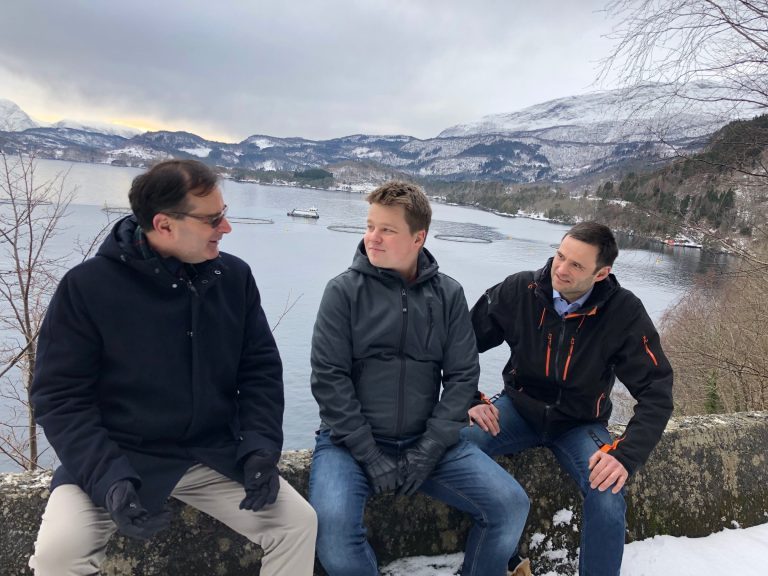 – Hele vårt 2018-utsett går på algeolje