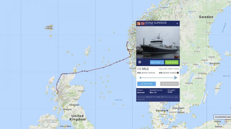 Sølvtrans-båt traff grunn for snart to uker siden. Først i går rapporterte de om ulykken