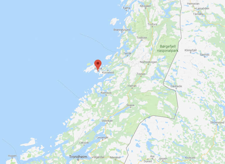 32 meter lang fraktebåt i brann ved Marøy Marina i Rørvik