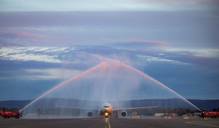 Onsdag landet det første direkteflyet fra Kina på Gardermoen –  ventet å frakte sjømat for 200 millioner kroner årlig