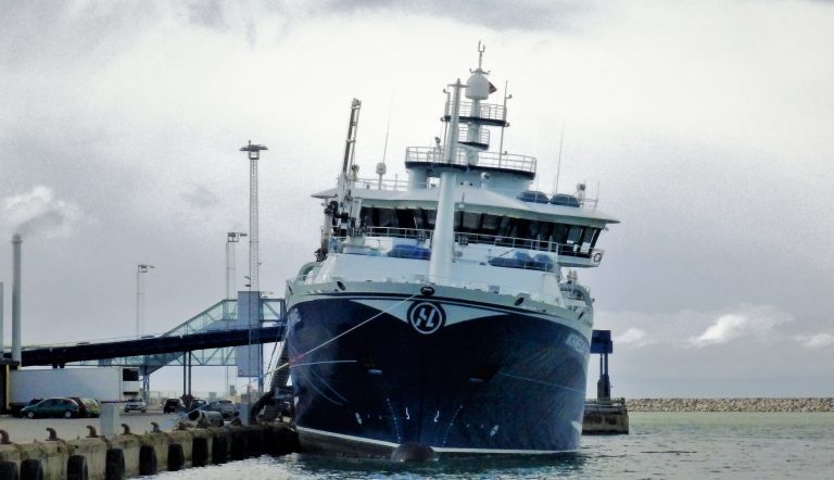 Danmarks fiskeriminister foreslår slaktebåtsamarbeid: – Jeg ønsker en minnelig løsning