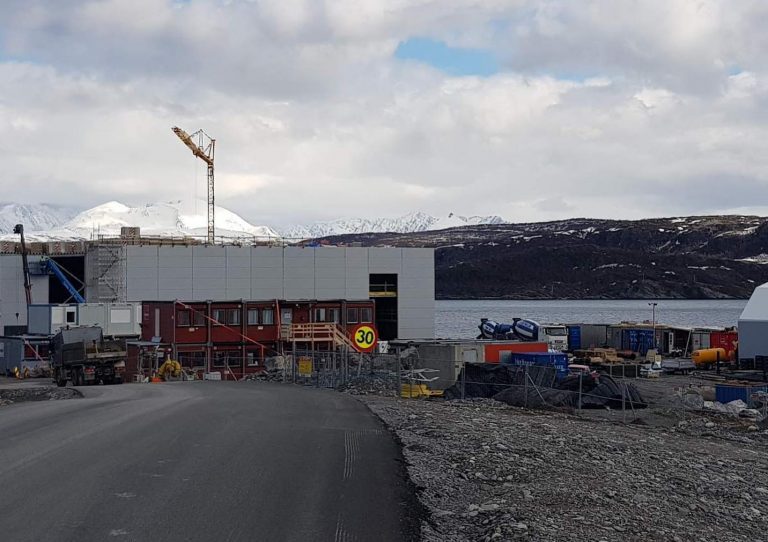 Denne måneden gikk siste smolten ut av Mowis gamle anlegg på Skjervøy. Dette er status for det nye anlegget
