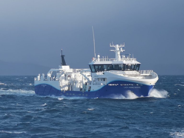 Intership utvider flåten og inngår langtidskontrakter