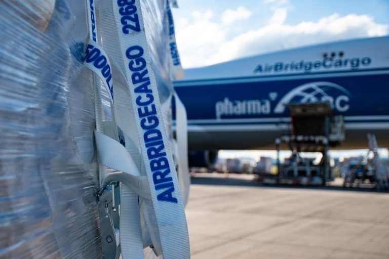 Fraktflyselskap venter uendret situasjon – starter opp ny rute til Asia etter Russland-stopp