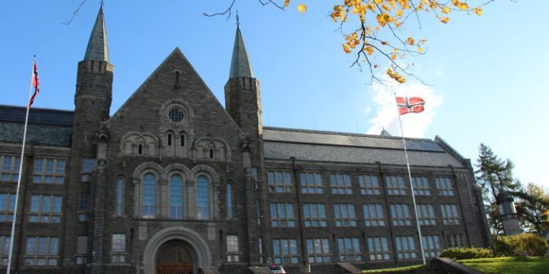 Sivilingeniørstudenter på NTNU får velge havbruk som en del av utdanningen