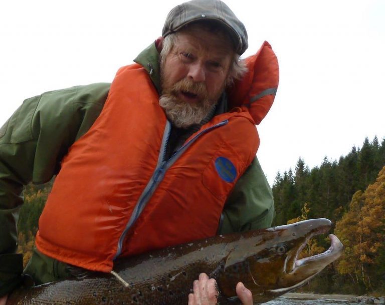 Tidligere fiskeforvalter med kraftig kritikk av myndighetene: – Det er ikke oppdretternes skyld at næringen ikke er bærekraftig