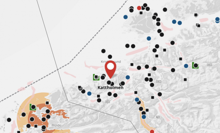 Mistanke om kjøring i påvirket tilstand: Båt traff merd hos Måsøval utenfor Kristiansund