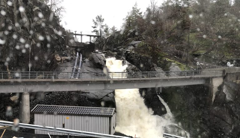 Fossing Storsmolt har brukt 15 millioner kroner på demninger