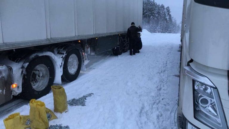 – Nå skjer det kanskje to til fem ganger i året at vi må nekte transportører last fordi kjøretøy er for dårlig skodd. Før skjedde det atskillig oftere