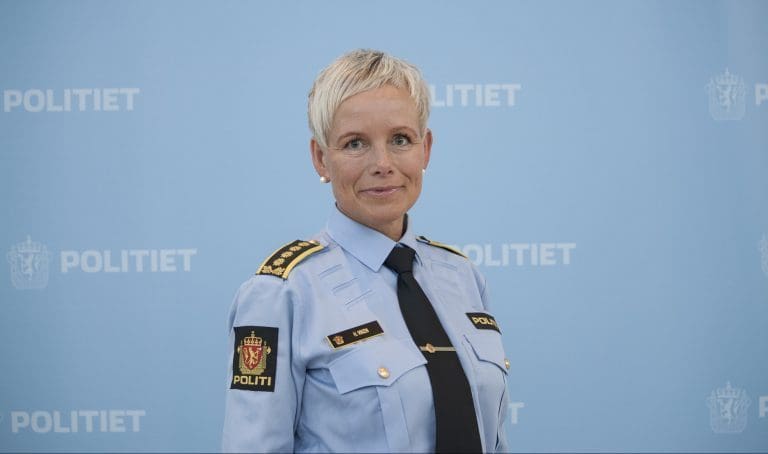 Slik jobber politiet for å finne den savnede Lovundlaks-ansatte