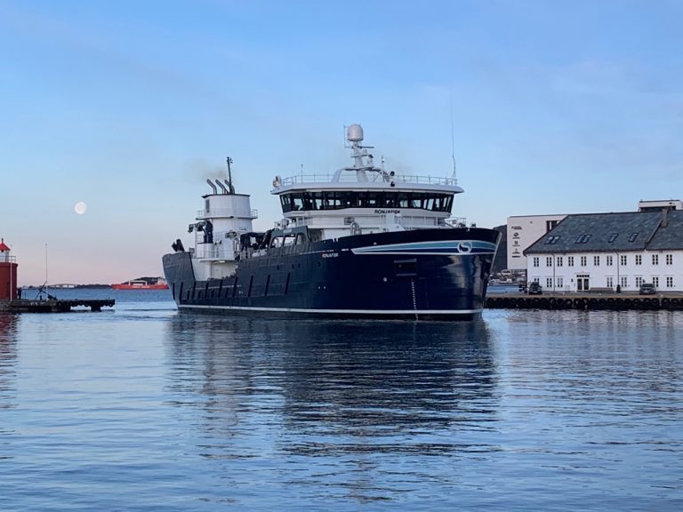 Dagen før &laquo;Ronjafisk&raquo; ble døpt, bestilte Sølvtrans to nye brønnbåter