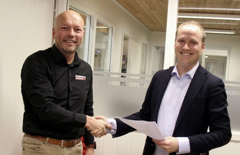Signerte avtale om kameraer til landbasert oppdrett
