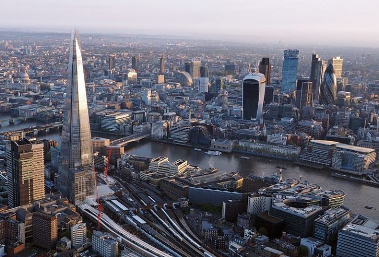 Duo ruller ut ny laksebørs i London