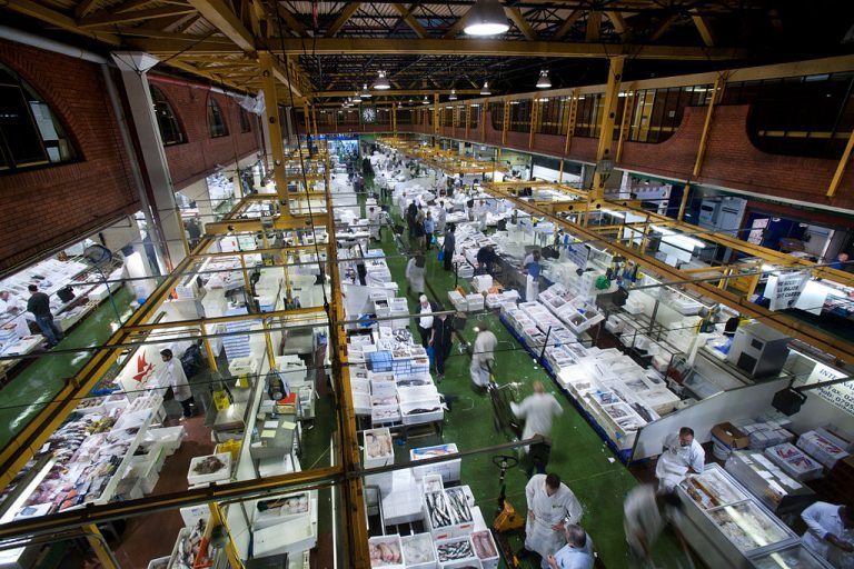 Billingsgate Fish Market stenges etter virusfrykt