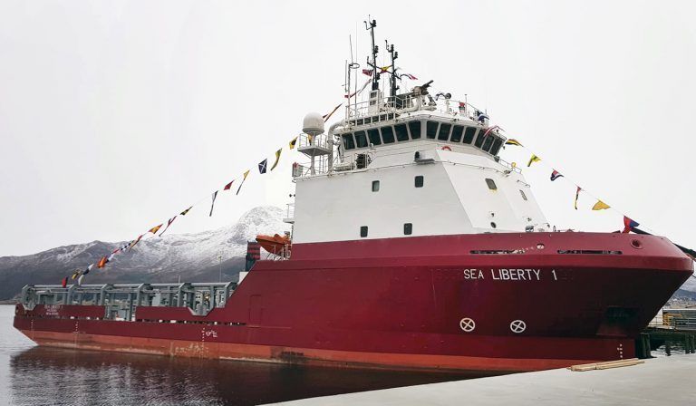 Transporten fra Afrika-kysten til Møre tok over tre uker. Snart kaster fartøyet seg inn i lusekampen