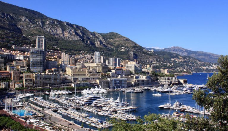 Hun holder til på den franske riviera, og var i fjor blant Norges aller mest lønnsomme eksportører