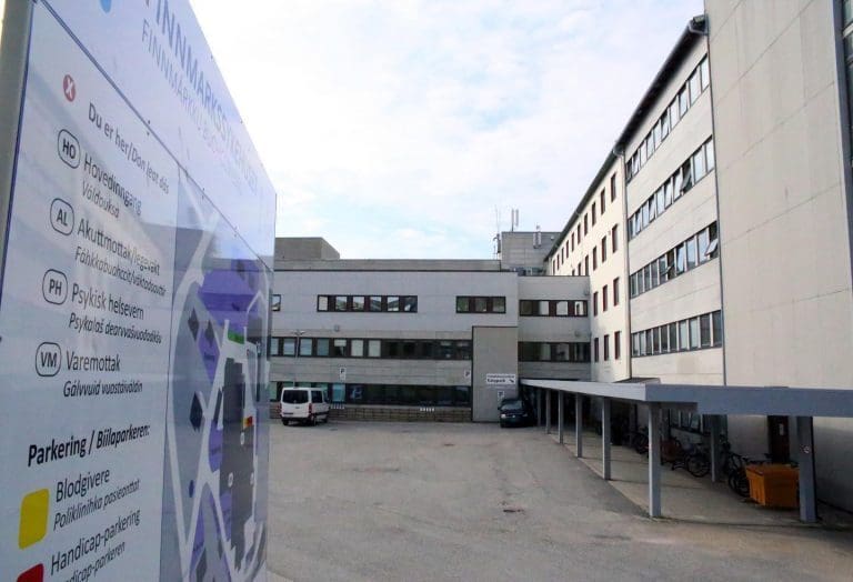Mann alvorlig skadet etter klemulykke