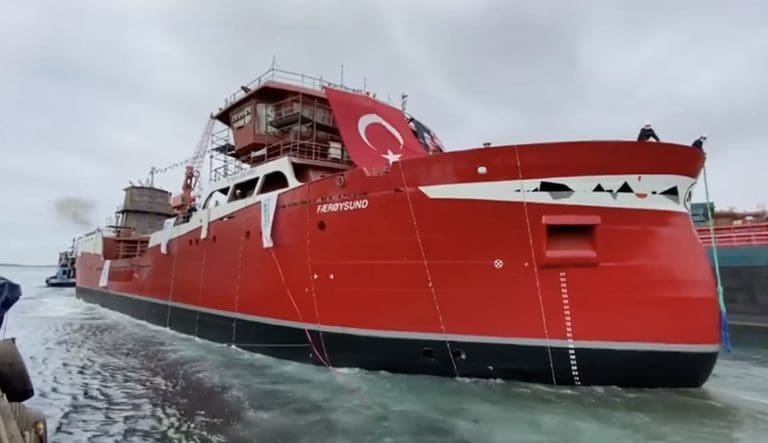 Her sjøsettes “Færøysund”