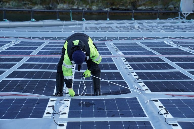 Store stålmerdkonstruksjonar og flyteringar som skal bytast ut kan tene som flytande energi-øyer