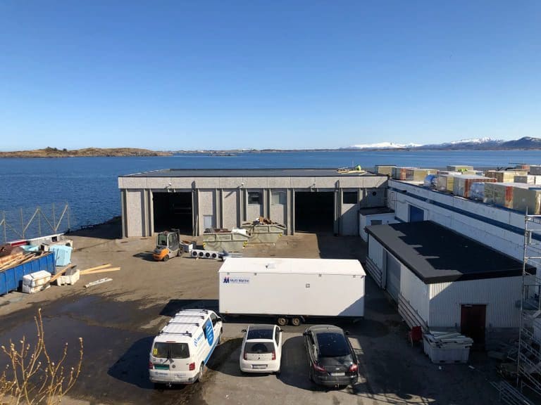 Averøybedrift vokser raskt i rensefisk – og henter arbeidskraft fra Spania
