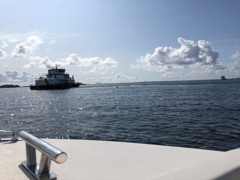 En varm sommer gir høyt fôrsalg og økende laksebiomasse